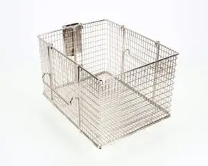 a wire cage with a metal handle